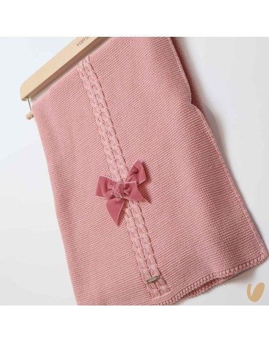 Velvet bow blanket