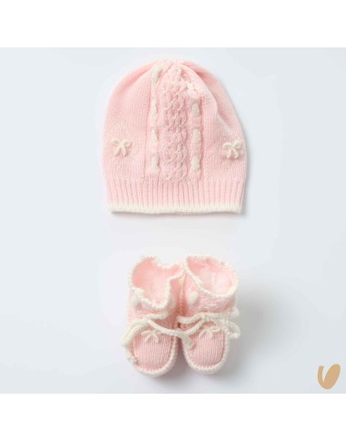 Hand embroidered wool hat and shoes
