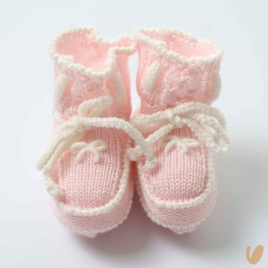 Cappello e scarpette in lana ricamate a mano Accessori