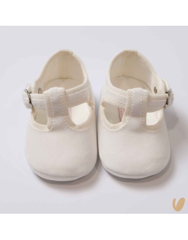 Scarpine velvet eyelets