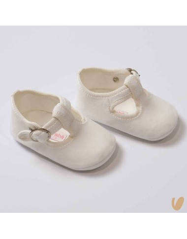 Scarpine velvet eyelets