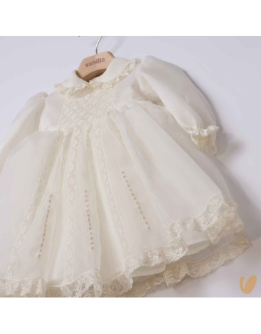 Dress in silk or lace organ