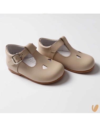 Leather eyelets shoes