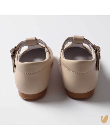 Leather eyelets shoes