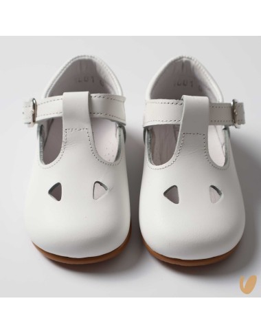 Leather eyelets shoes