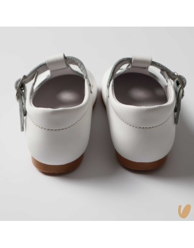 Leather eyelets shoes