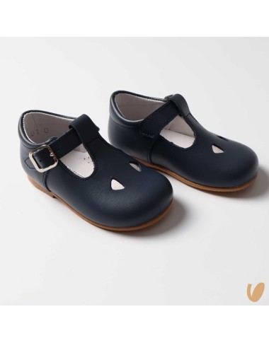 Leather eyelets shoes