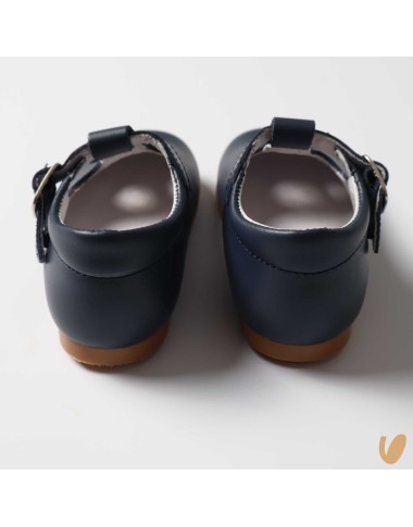Leather eyelets shoes