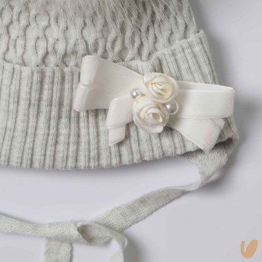 Cappello con fiori e pom pom Accessori