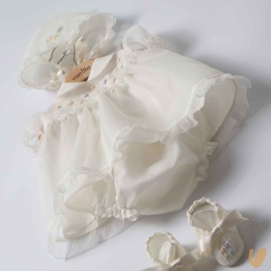 Completo in seta ricamo roselline Battesimo