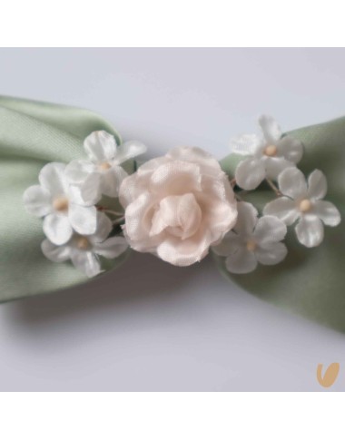 Bow buckle with flowers