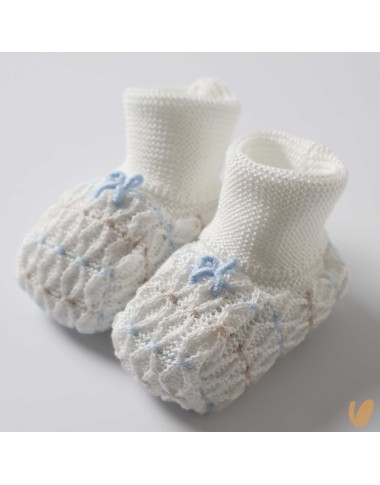 Babbles in Wire Love Knot