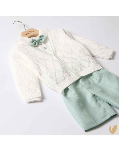 Elegant linen and wire complete