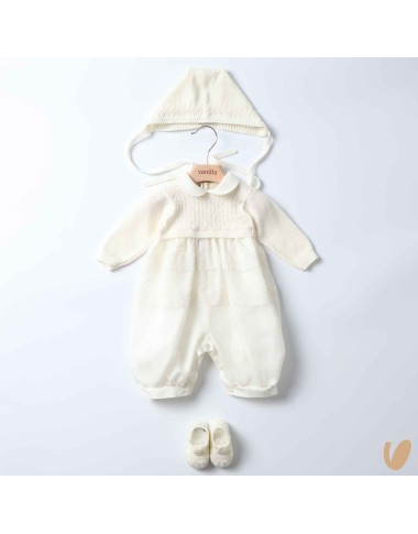 Complete in silk and wool