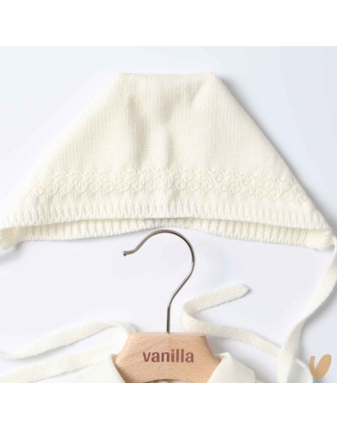 Complete in silk and wool