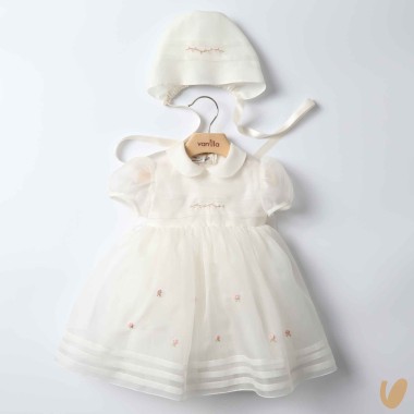 Abito e cuffia in seta e roselline Battesimo