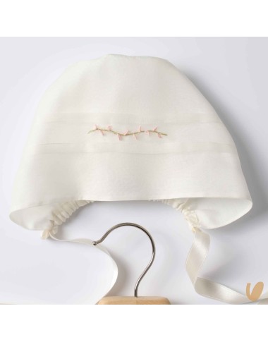 Abito e cuffia in seta e roselline Battesimo