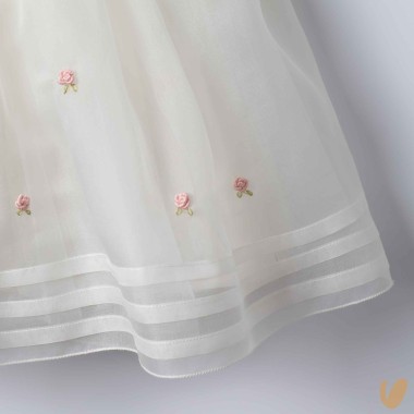 Abito e cuffia in seta e roselline Battesimo