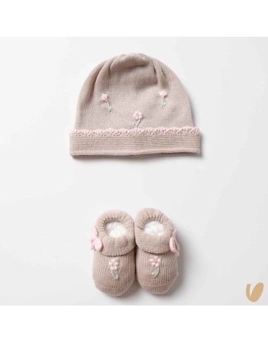 Shoes and daisies hat