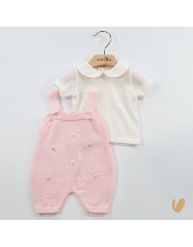 Tulips and sweater dungarees in cotton wire