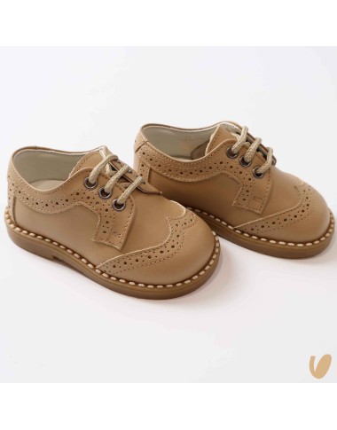 Leather stringed shoes