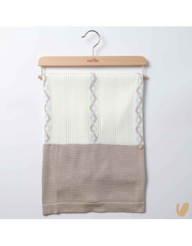 Two-colored thread covered