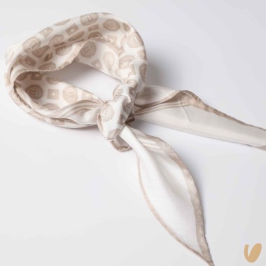 Foulard in seta orlato a mano Sciarpa e Scaldacollo