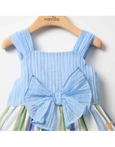 Lines dress with bow