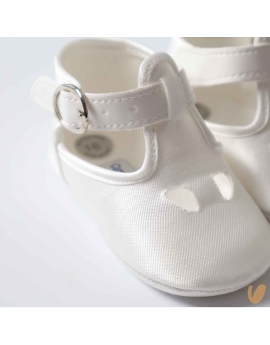 Eyelet shoes in mikado