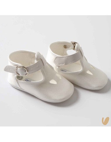 Eyelet shoes in mikado