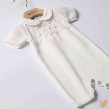 Pagliaccetto in filo roselline ricamate a mano Set Nascita e Uscita Clinica