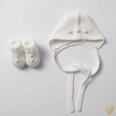 Scarpette e cuffia roselline ricamate a mano Cappello e Guanti