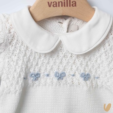 Pagliaccetto in filo nodi d'amore ricamati a mano Set Nascita e Uscita Clinica