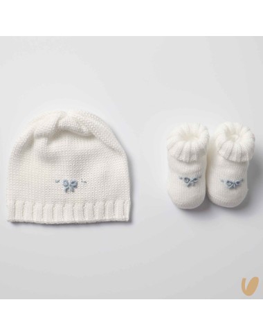 Hand embroidered love node shoes and hat