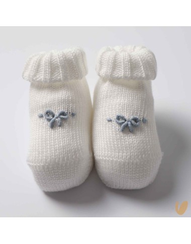 Hand embroidered love node shoes and hat