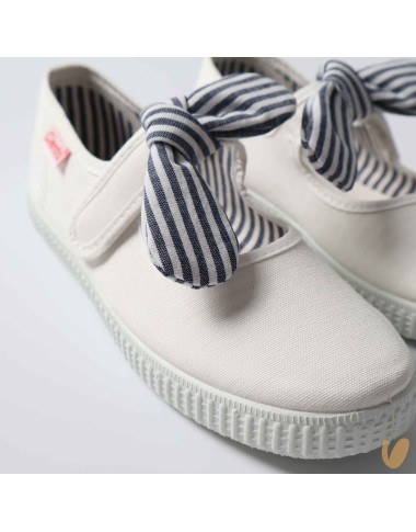 Ballerina bow in canvas