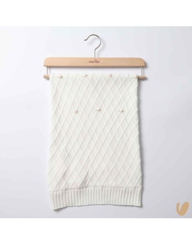 Hand embroidered roses wire blanket