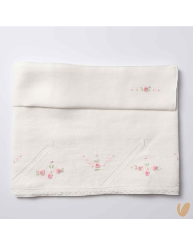 Linen sheet set with hand-embroidered flowers