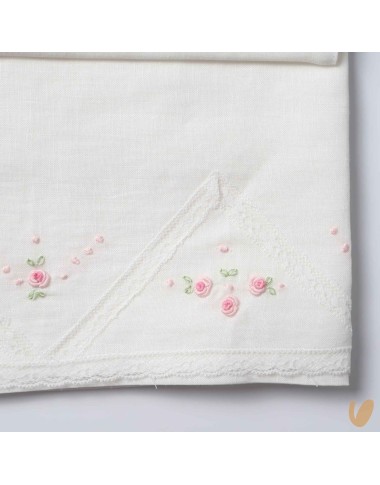 Linen sheet set with hand-embroidered flowers
