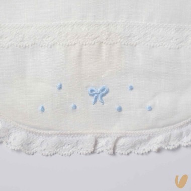 Bavetta in lino e valencienne nodi d'amore Bavetta e Mussola