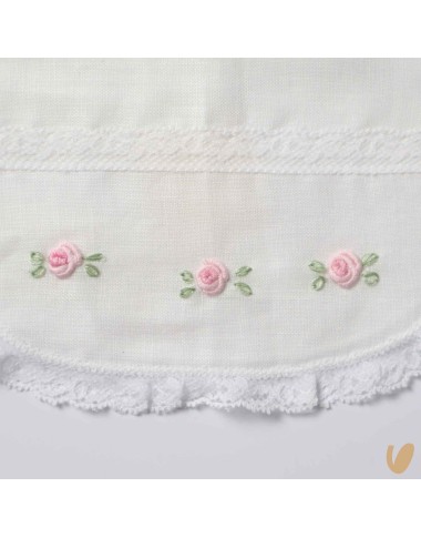 Linen bavetta and Valencienne Roselline