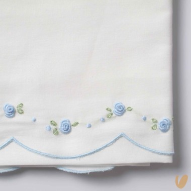 Set lenzuolo nodi e roselline ricamati a mano Coperta e Lenzuola