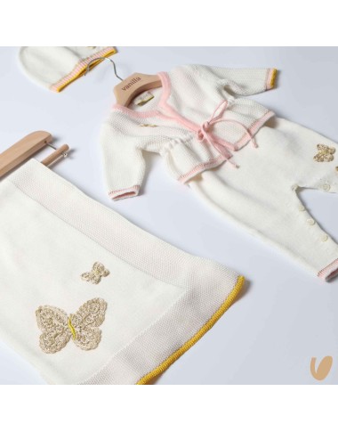 Complete birth butterflies in cotton thread