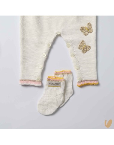 Complete birth butterflies in cotton thread