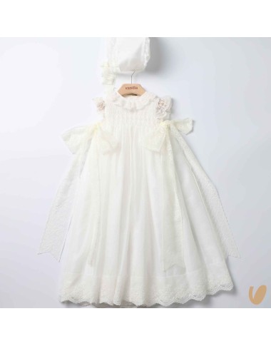 Long dress with smock point headphone