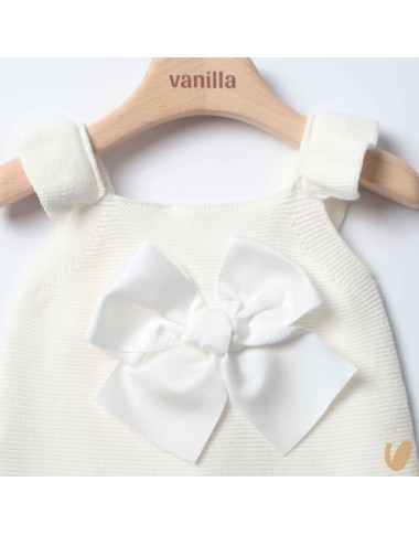 Thread dress with bow