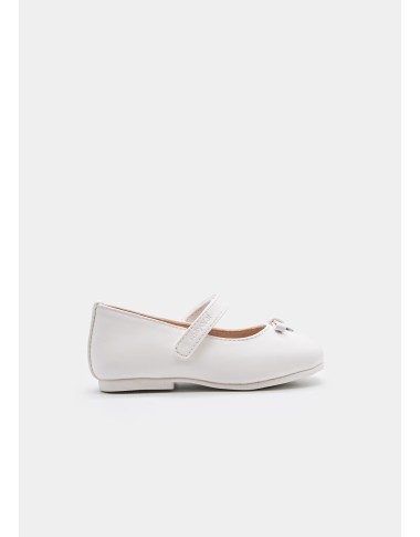 Ballerinas bow