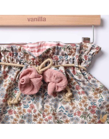Short flowers with belt