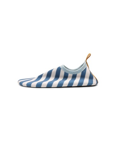 Microfiber rows swimming shoes