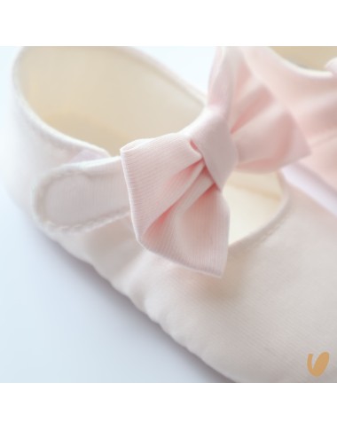 Shoes with bow